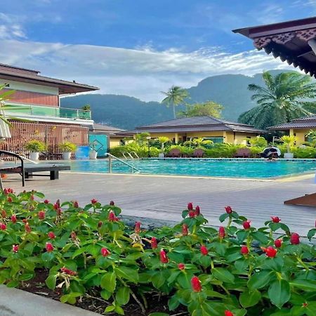 Capital O 75518 Baan Rose Resort Ao Luk Exterior foto