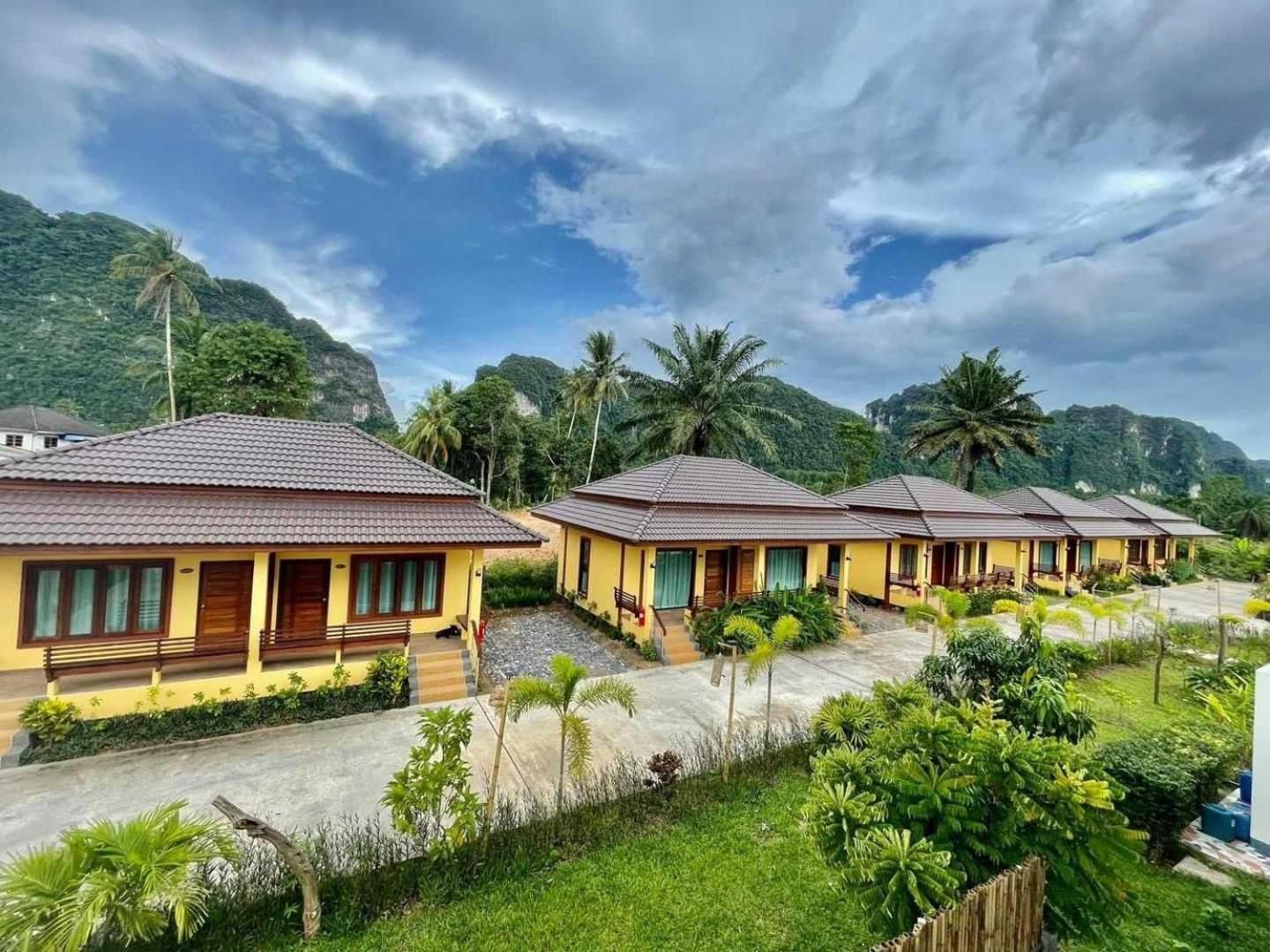 Capital O 75518 Baan Rose Resort Ao Luk Exterior foto