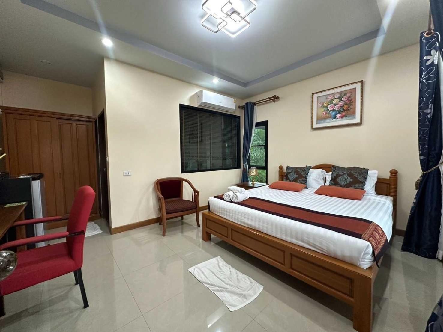 Capital O 75518 Baan Rose Resort Ao Luk Exterior foto