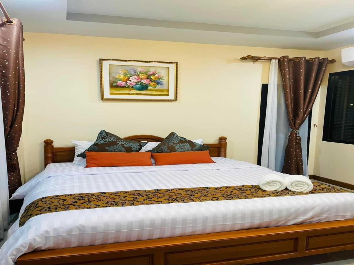 Capital O 75518 Baan Rose Resort Ao Luk Exterior foto